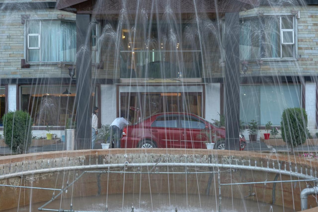 The Chinar Srinagar Otel Dış mekan fotoğraf