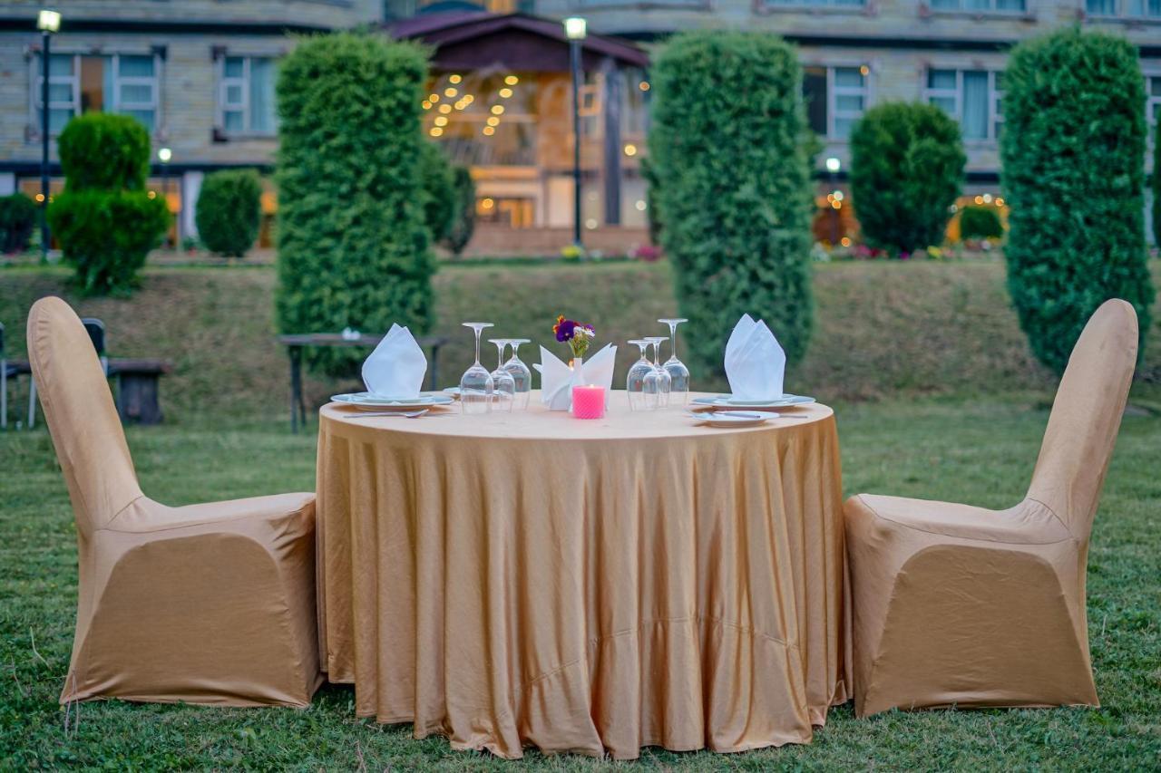 The Chinar Srinagar Otel Dış mekan fotoğraf